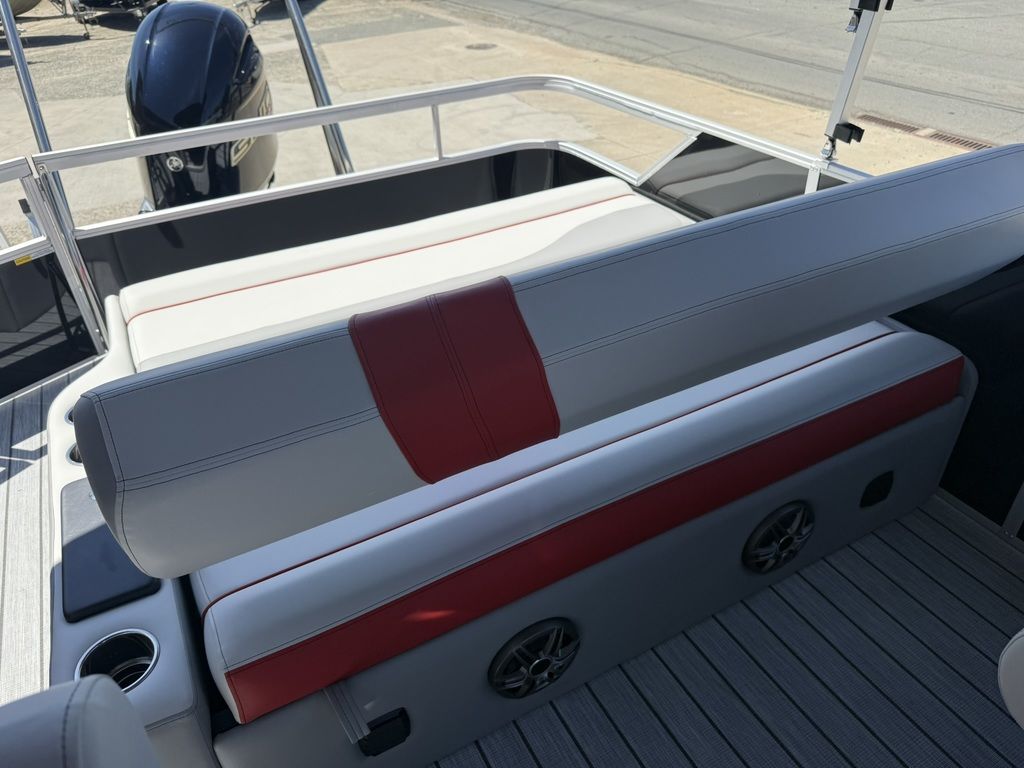 2026 SunCatcher Select 322SL Pontoon