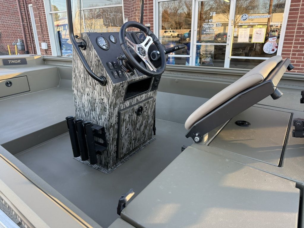 2026 THOR Boats 1900 Lake Hammer Center Console Boat