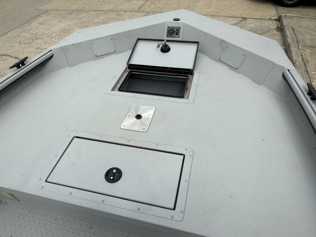 2025 SeaArk Shadow 18 j Center console Boat