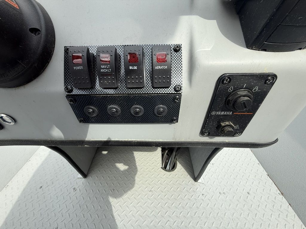 2025 SeaArk Shadow 18 j Center console Boat