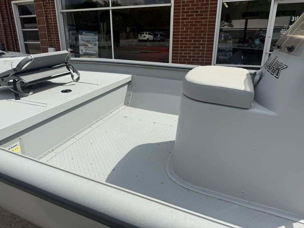 2025 SeaArk Shadow 18 j Center console Boat