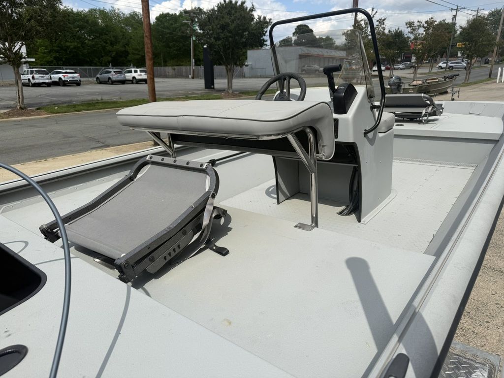2025 SeaArk Shadow 18 j Center console Boat