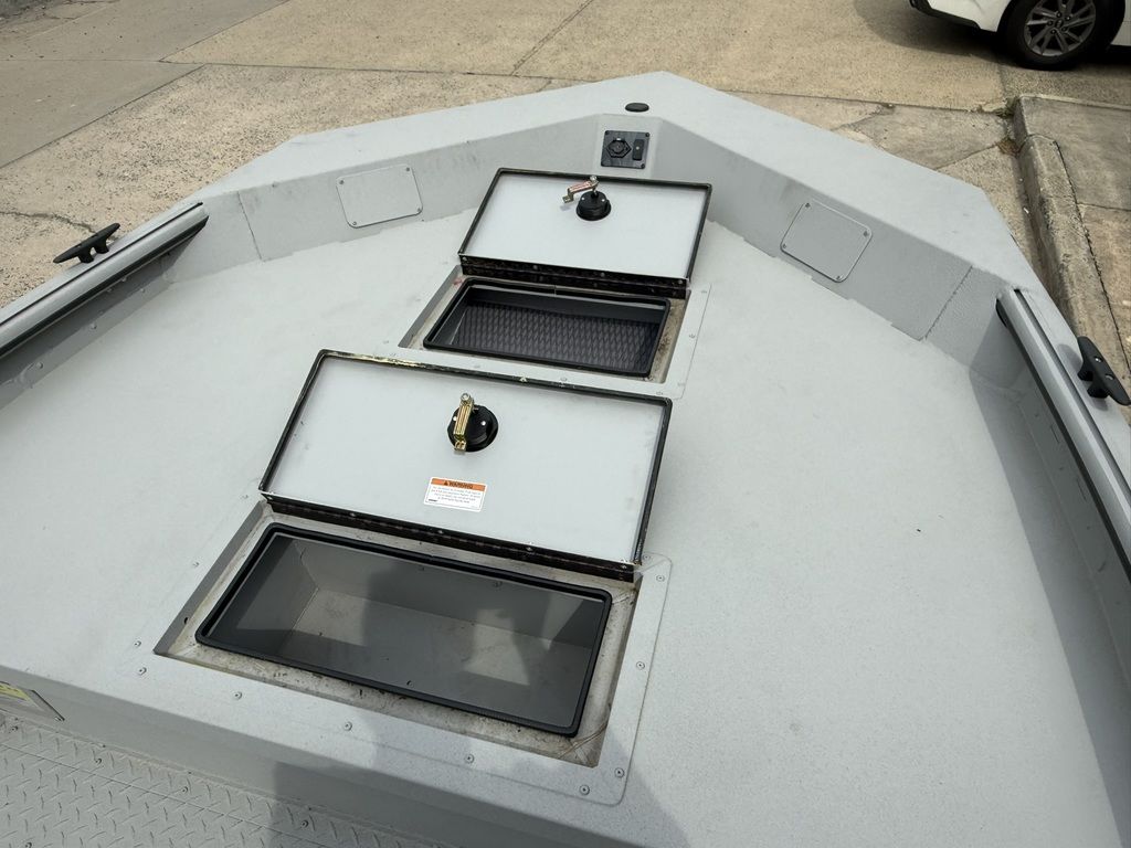 2025 SeaArk Shadow 18 j Center console Boat