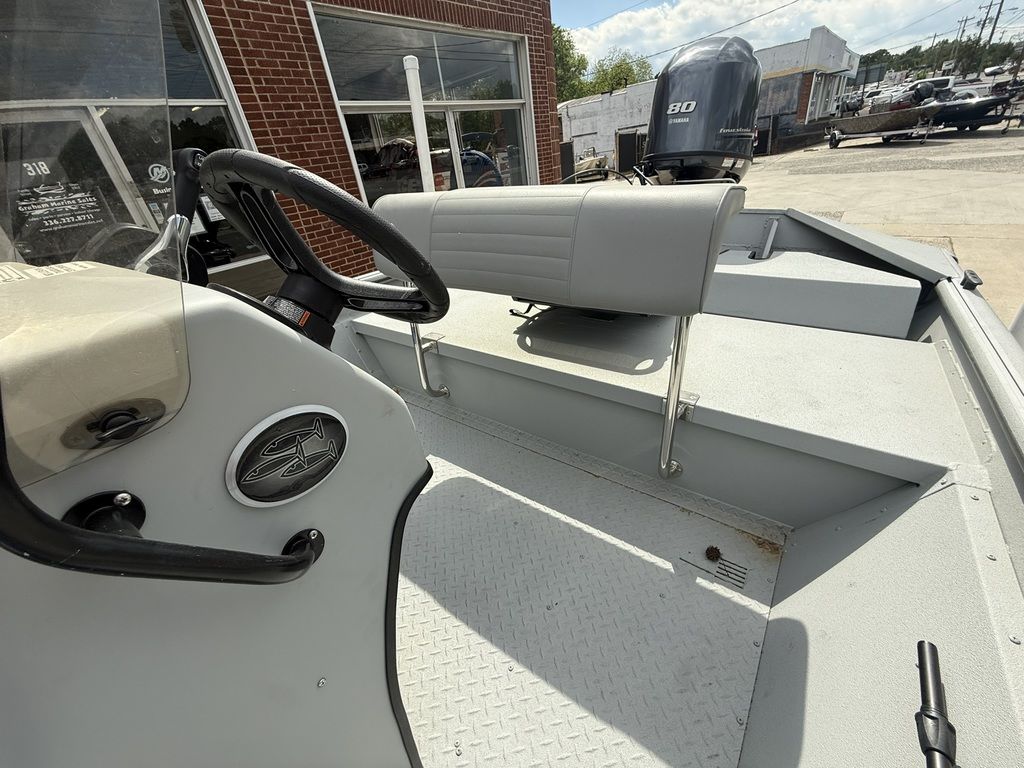 2025 SeaArk Shadow 18 j Center console Boat