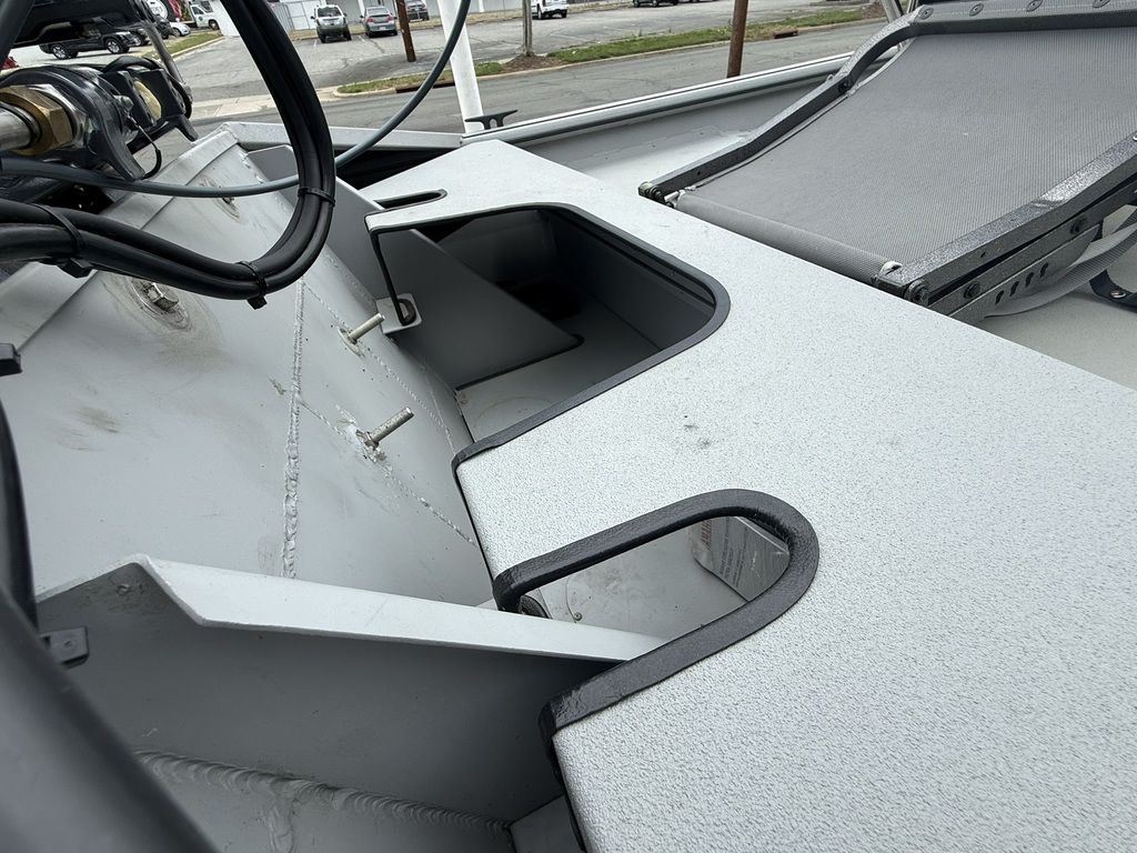 2025 SeaArk Shadow 18 j Center console Boat