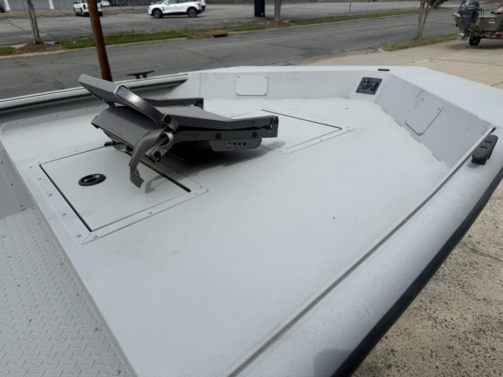 2025 SeaArk Shadow 18 j Center console Boat