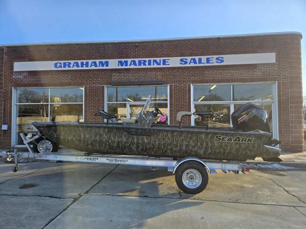 2025 SeaArk Shadow 19 v Center console Boat