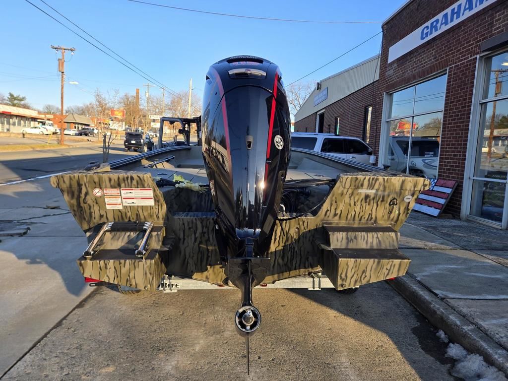2025 SeaArk Shadow 19 v Center console Boat