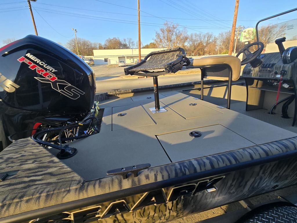 2025 SeaArk Shadow 19 v Center console Boat