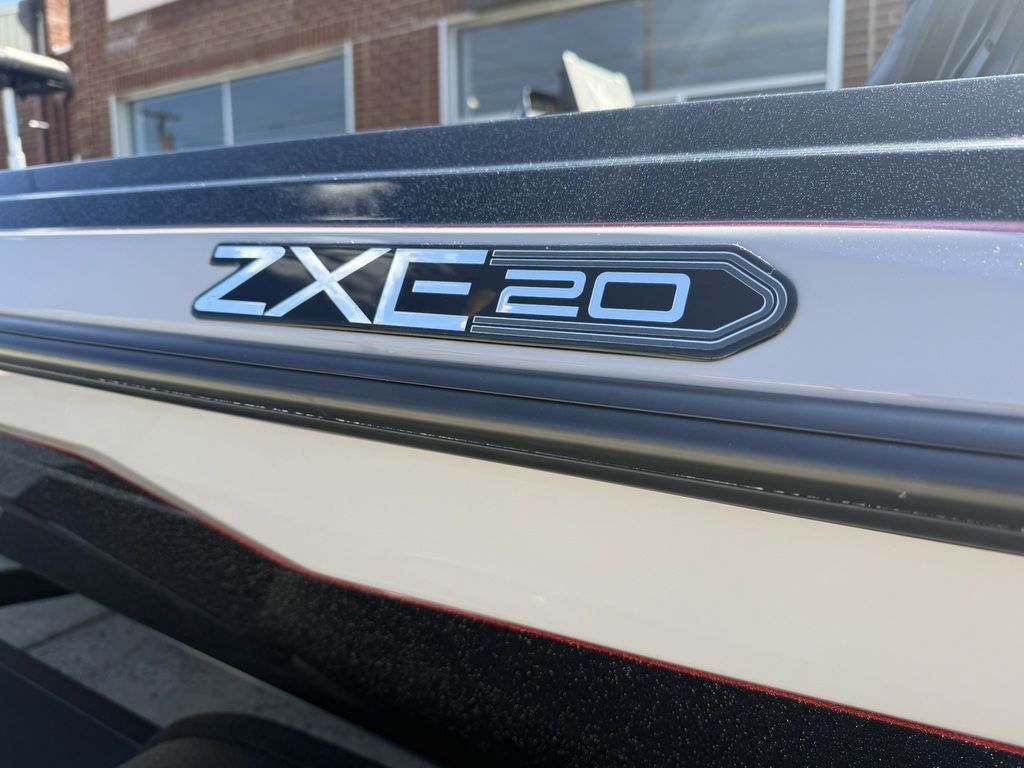 2026 Skeeter ZXE20 Boat