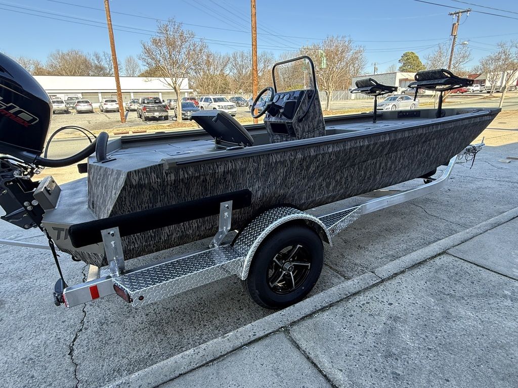 2026 THOR Boats 1900 Lake Hammer Center Console Boat