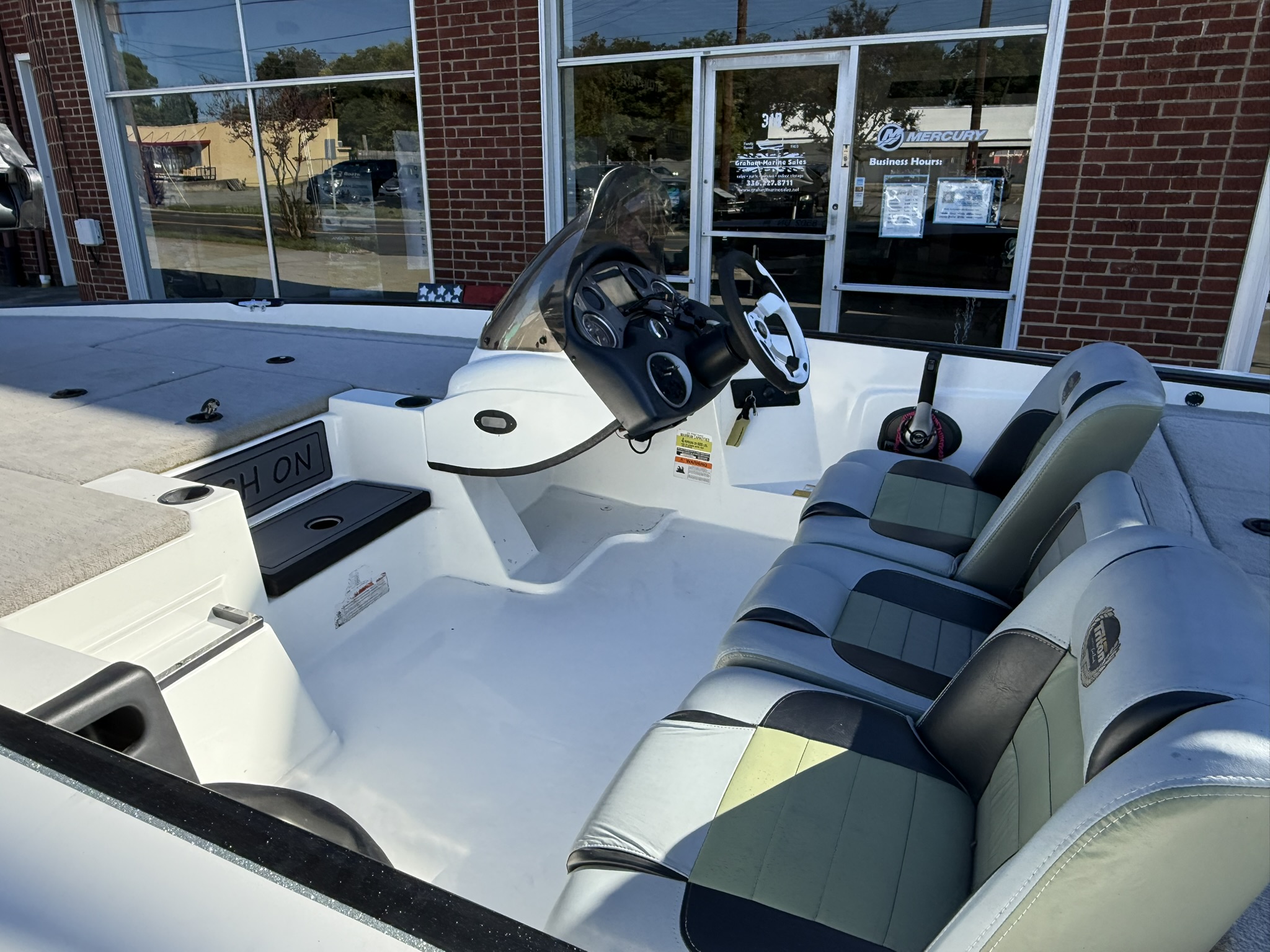2009 Triton 19 Explorer Boat