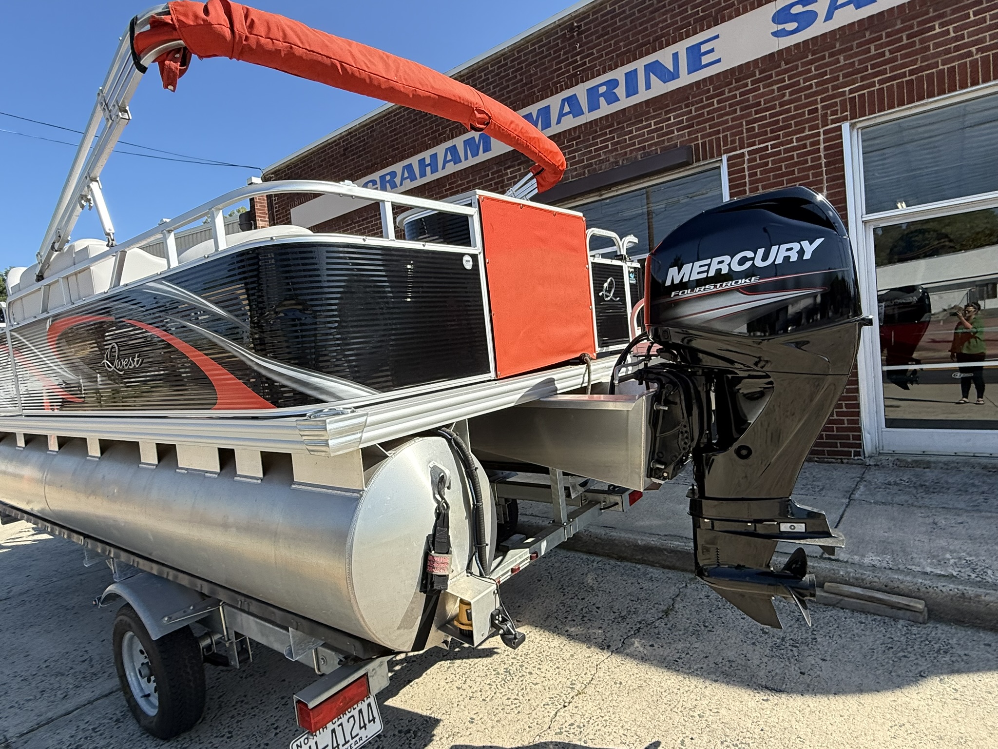 2017 Qwest Pontoons 7516 VX Cruise Boat