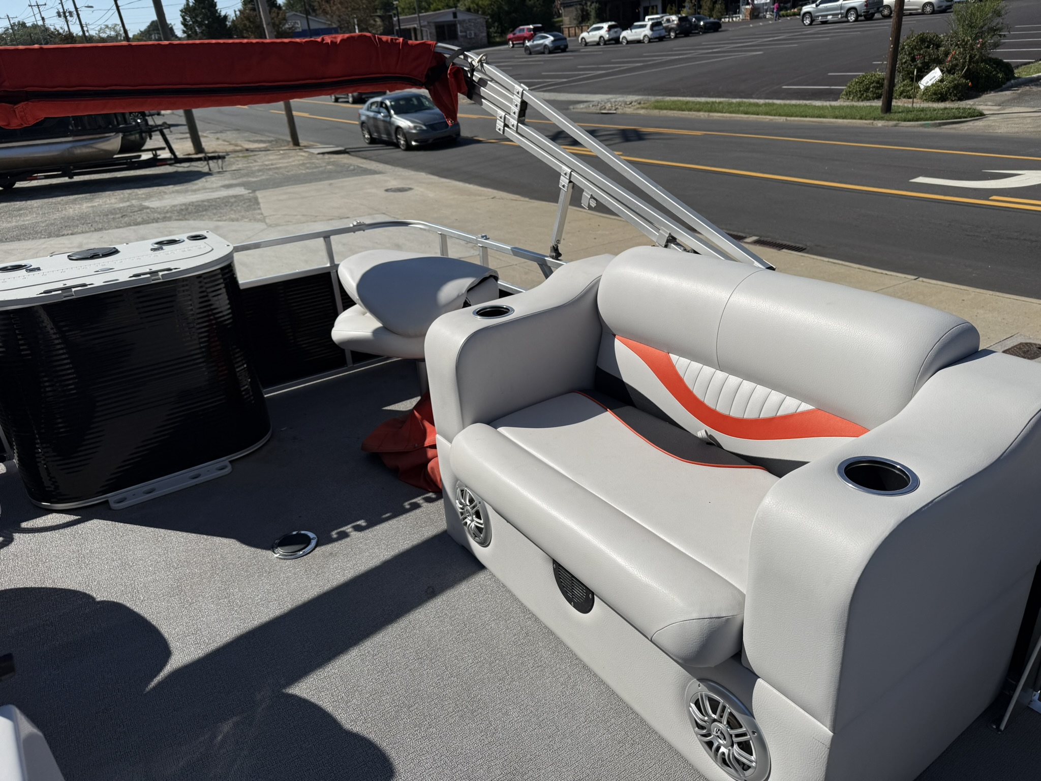 2017 Qwest Pontoons 7516 VX Cruise Boat