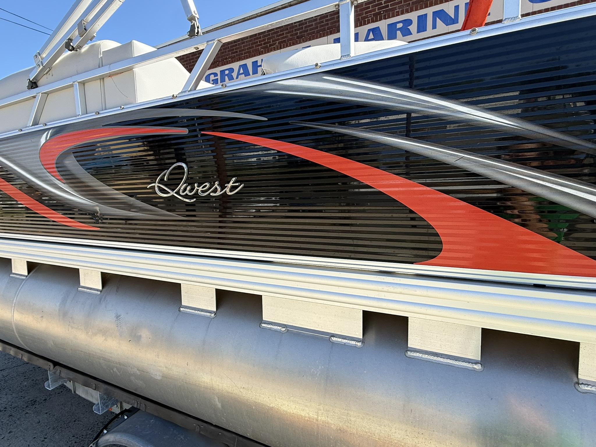 2017 Qwest Pontoons 7516 VX Cruise Boat